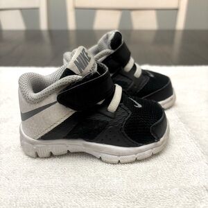 Nike Flex Supreme Running Shoes Size 3CW Baby Sneakers Black White & Gray